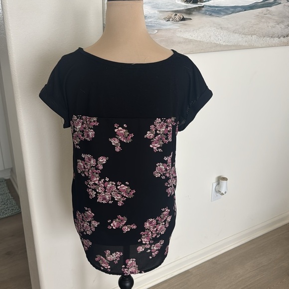 Rewind Black and Pink Graphic Cap Sleeve Blouse - Picture 3 of 7